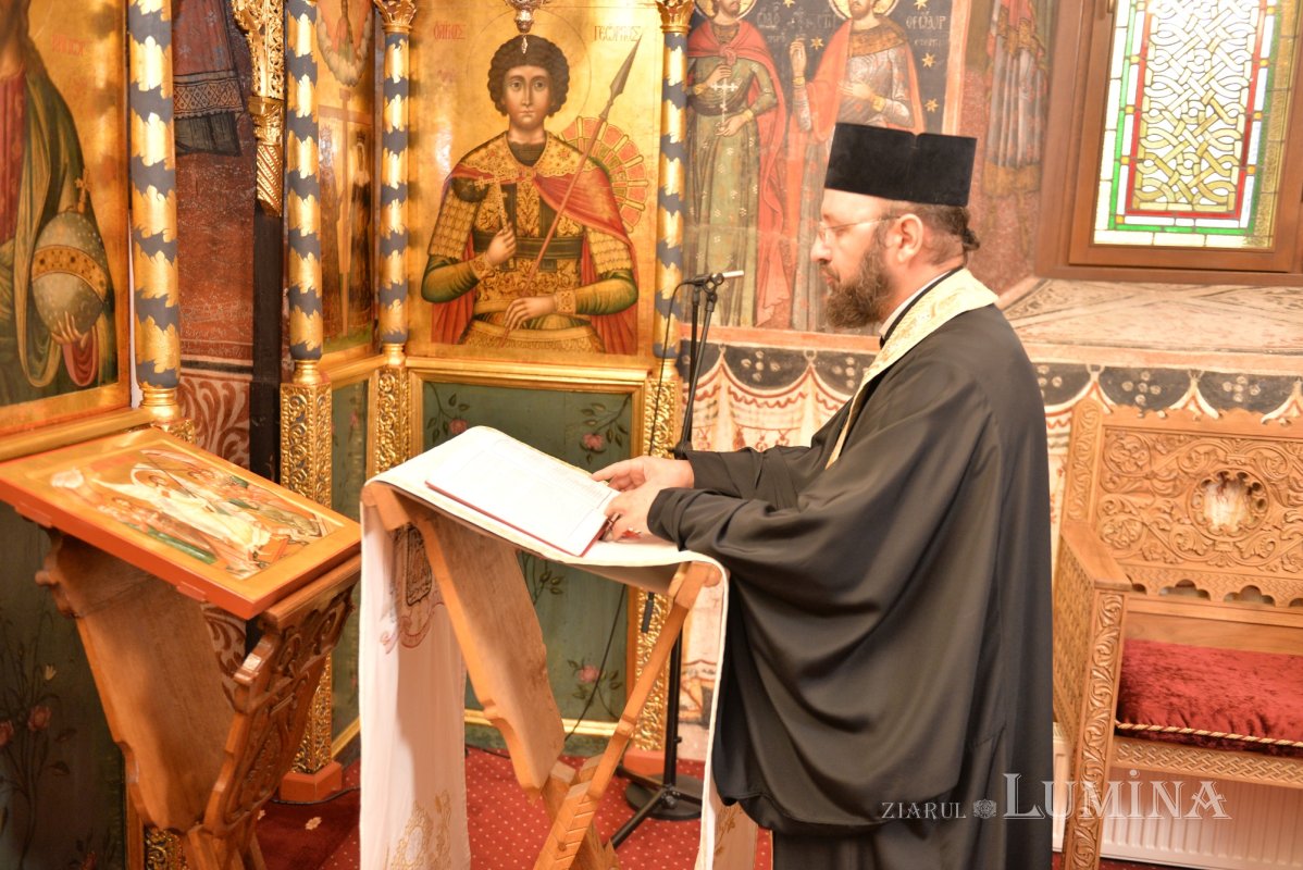„Dumnezeu dorește ca oamenii să împlinească voia Lui în mod liber” 372214