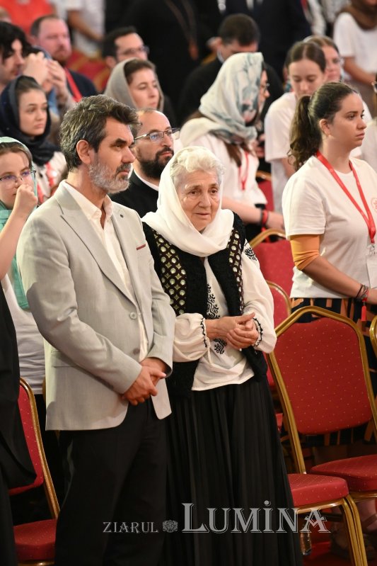 Întâlnirea Tinerilor Ortodocși s-a încheiat în rugăciune  la Catedrala Națională 372737