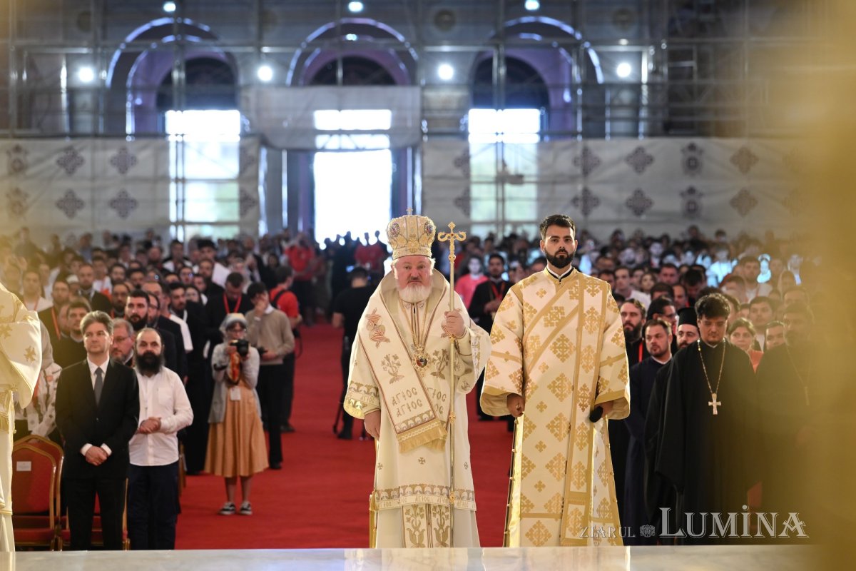 Întâlnirea Tinerilor Ortodocși s-a încheiat în rugăciune  la Catedrala Națională 372741