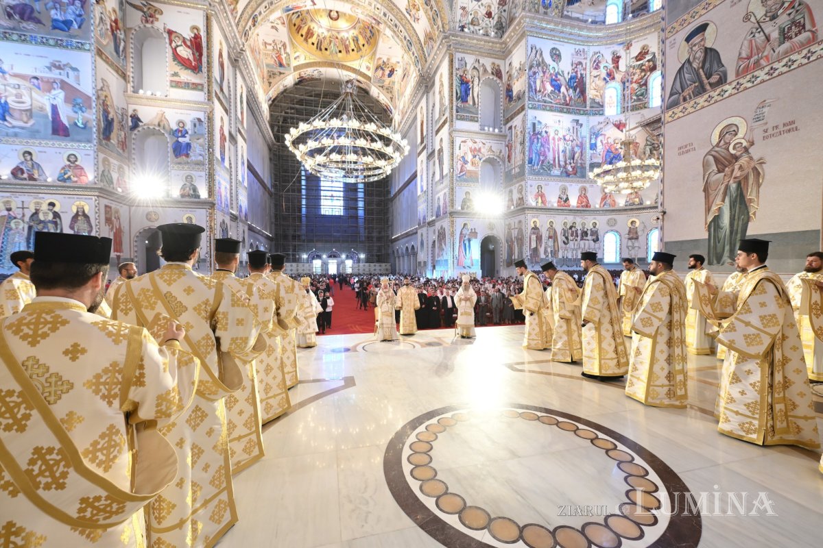 Întâlnirea Tinerilor Ortodocși s-a încheiat în rugăciune  la Catedrala Națională 372743