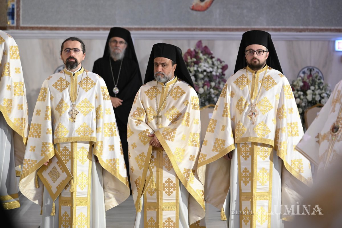 Întâlnirea Tinerilor Ortodocși s-a încheiat în rugăciune  la Catedrala Națională 372745