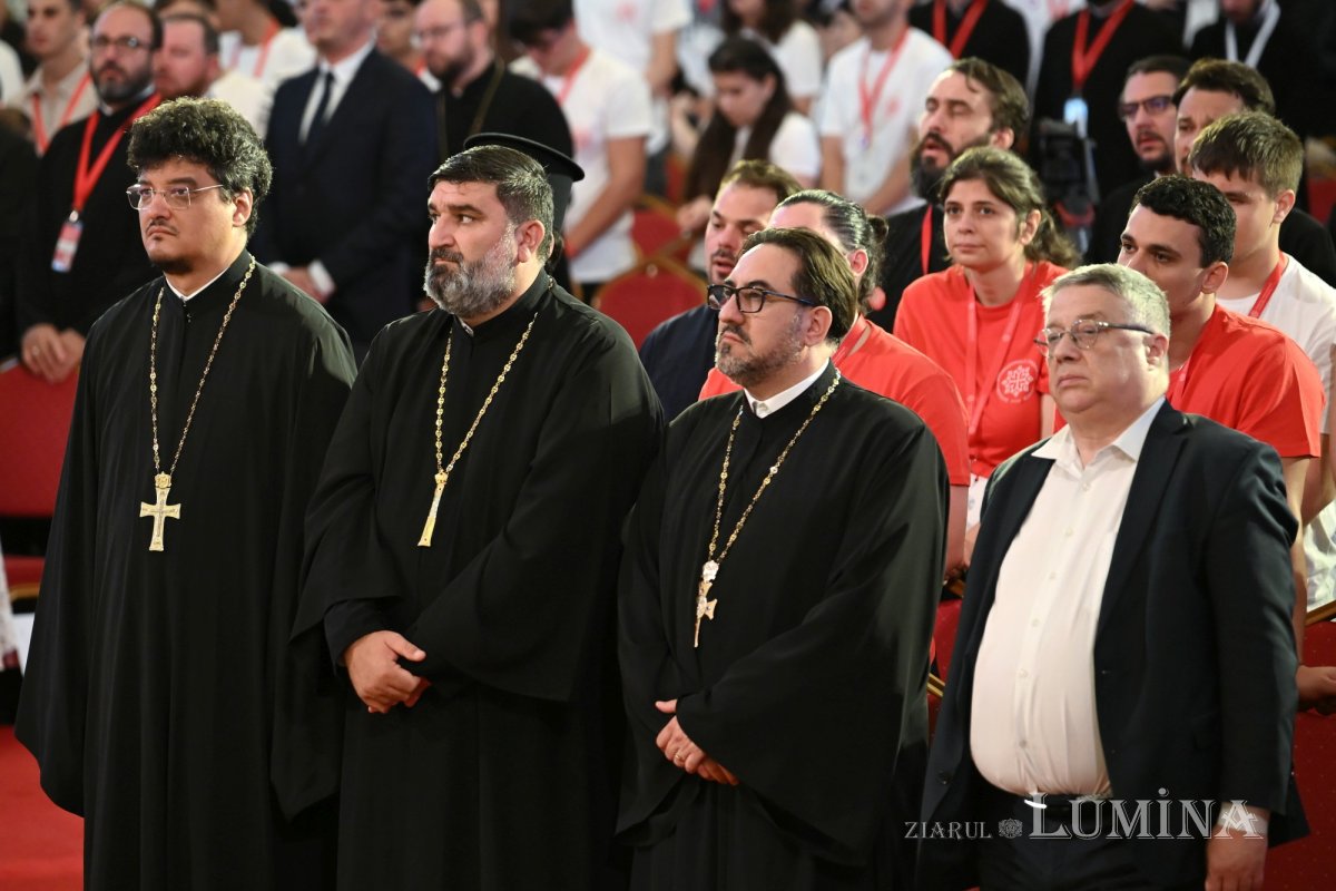 Întâlnirea Tinerilor Ortodocși s-a încheiat în rugăciune  la Catedrala Națională 372752