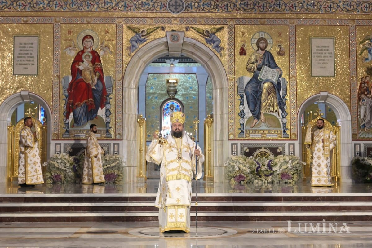 Întâlnirea Tinerilor Ortodocși s-a încheiat în rugăciune  la Catedrala Națională 372756