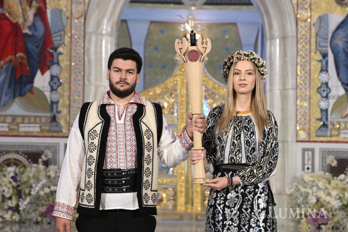 Întâlnirea Tinerilor Ortodocși s-a încheiat în rugăciune  la Catedrala Națională 372769