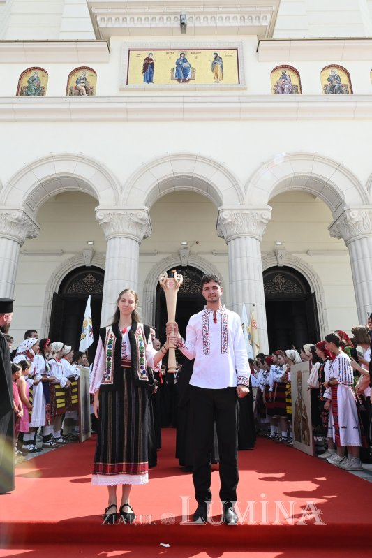 Întâlnirea Tinerilor Ortodocși s-a încheiat în rugăciune  la Catedrala Națională 372778