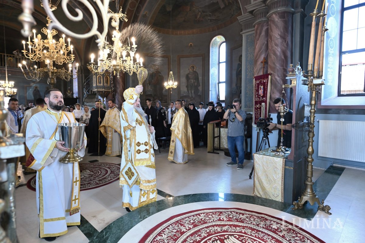 Înnoire la Parohia „Sfânta Parascheva” din Cornu de Jos 373000