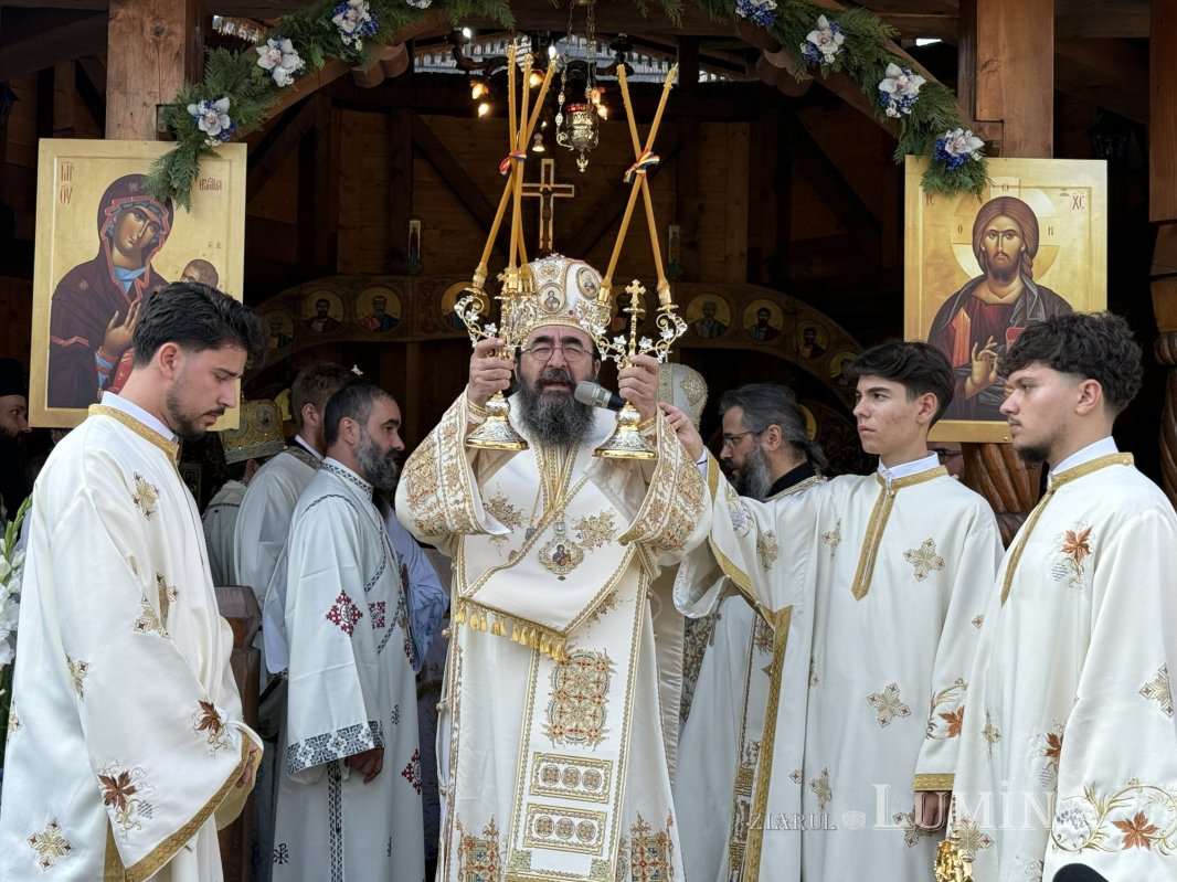 Hirotonia noului Arhiereu‑vicar al Episcopiei Ortodoxe Române a Italiei 373243