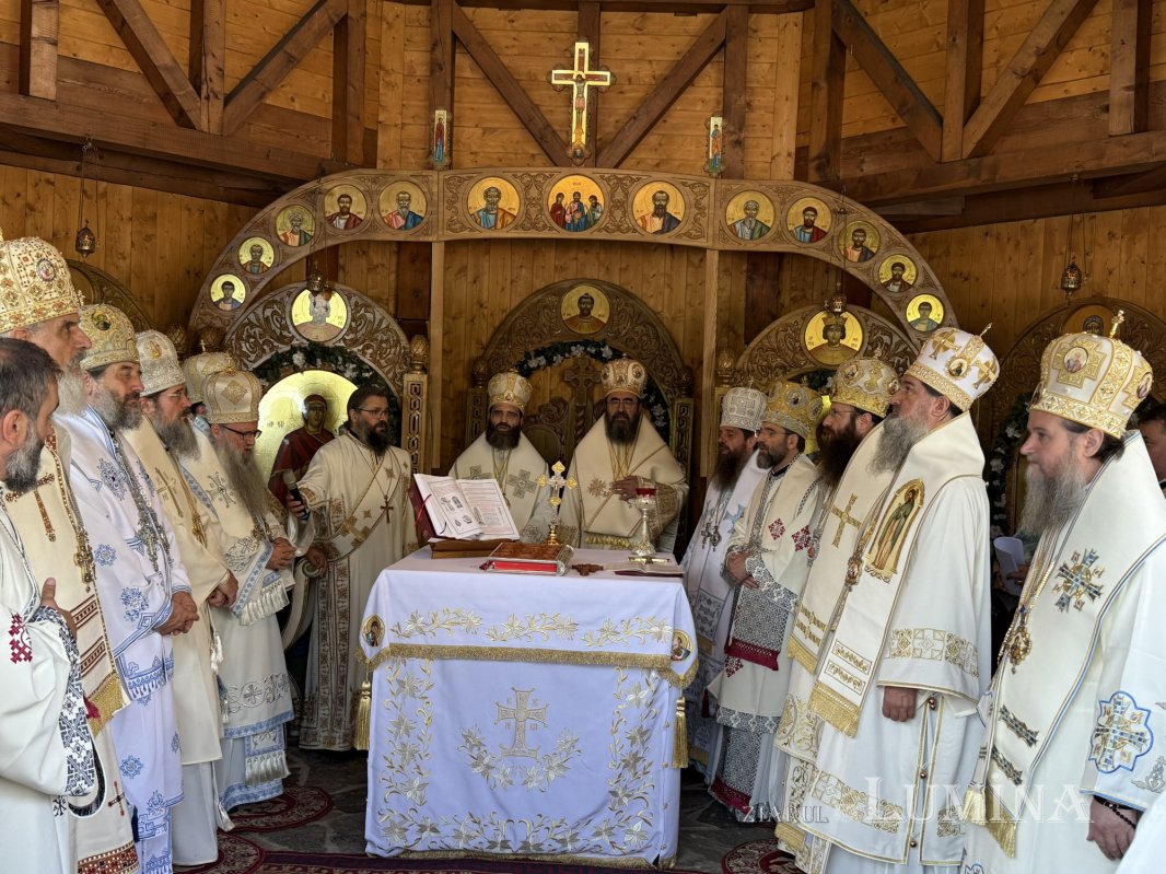 Hirotonia noului Arhiereu‑vicar al Episcopiei Ortodoxe Române a Italiei 373263