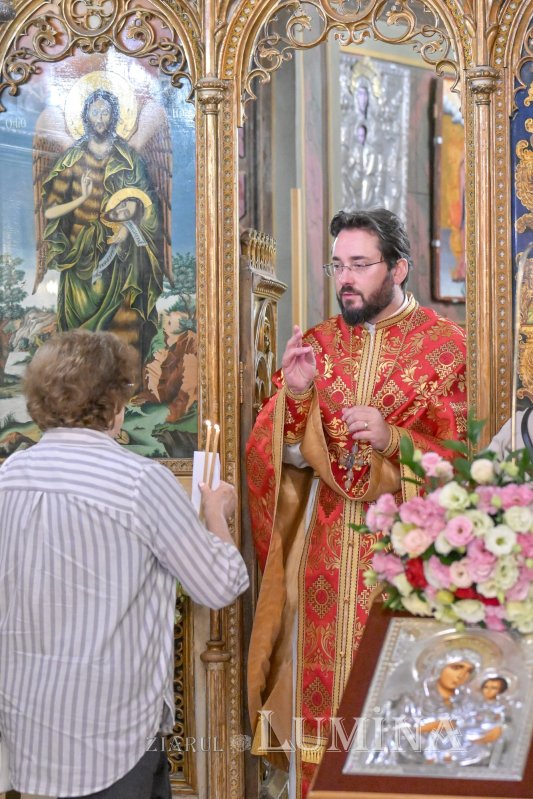 Parohia Zlătari din Capitală la ceas de sărbătoare 373321