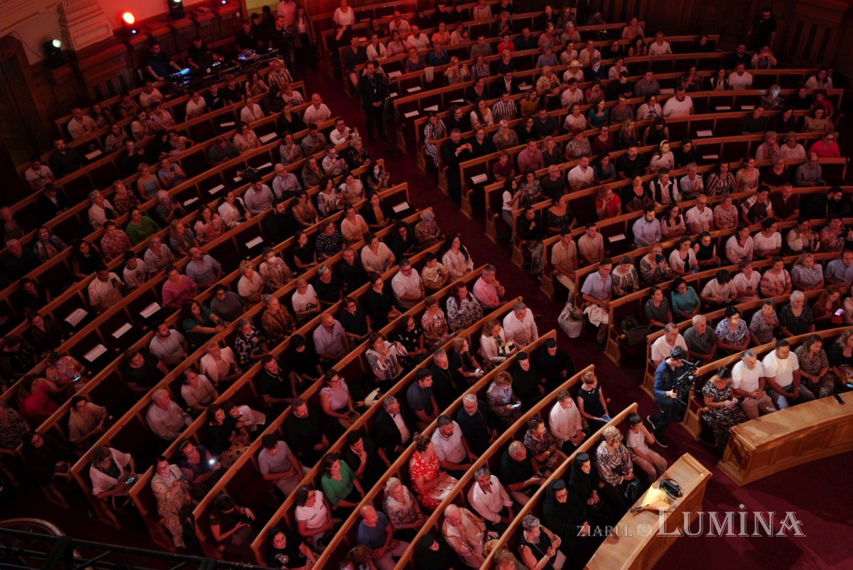 Concert caritabil la Palatul Patriarhiei din București 373590