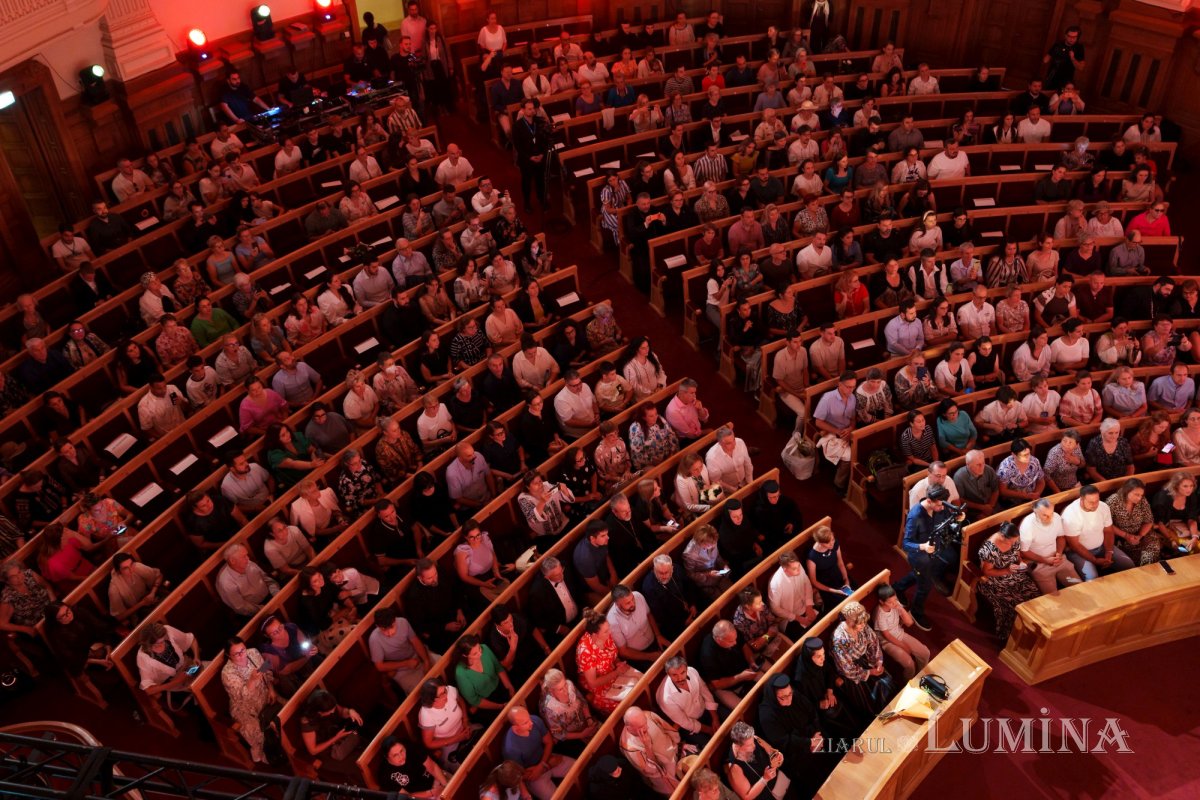 Concert caritabil la Palatul Patriarhiei din București 373631