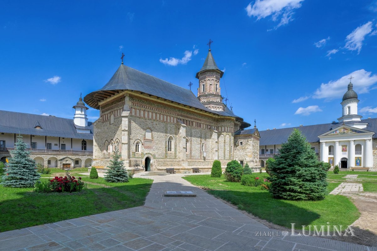 Sclipirile Luminii: Mănăstirea Neamţ 373526