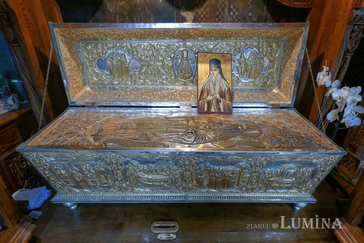Sclipirile Luminii: Mănăstirea Neamţ 373530
