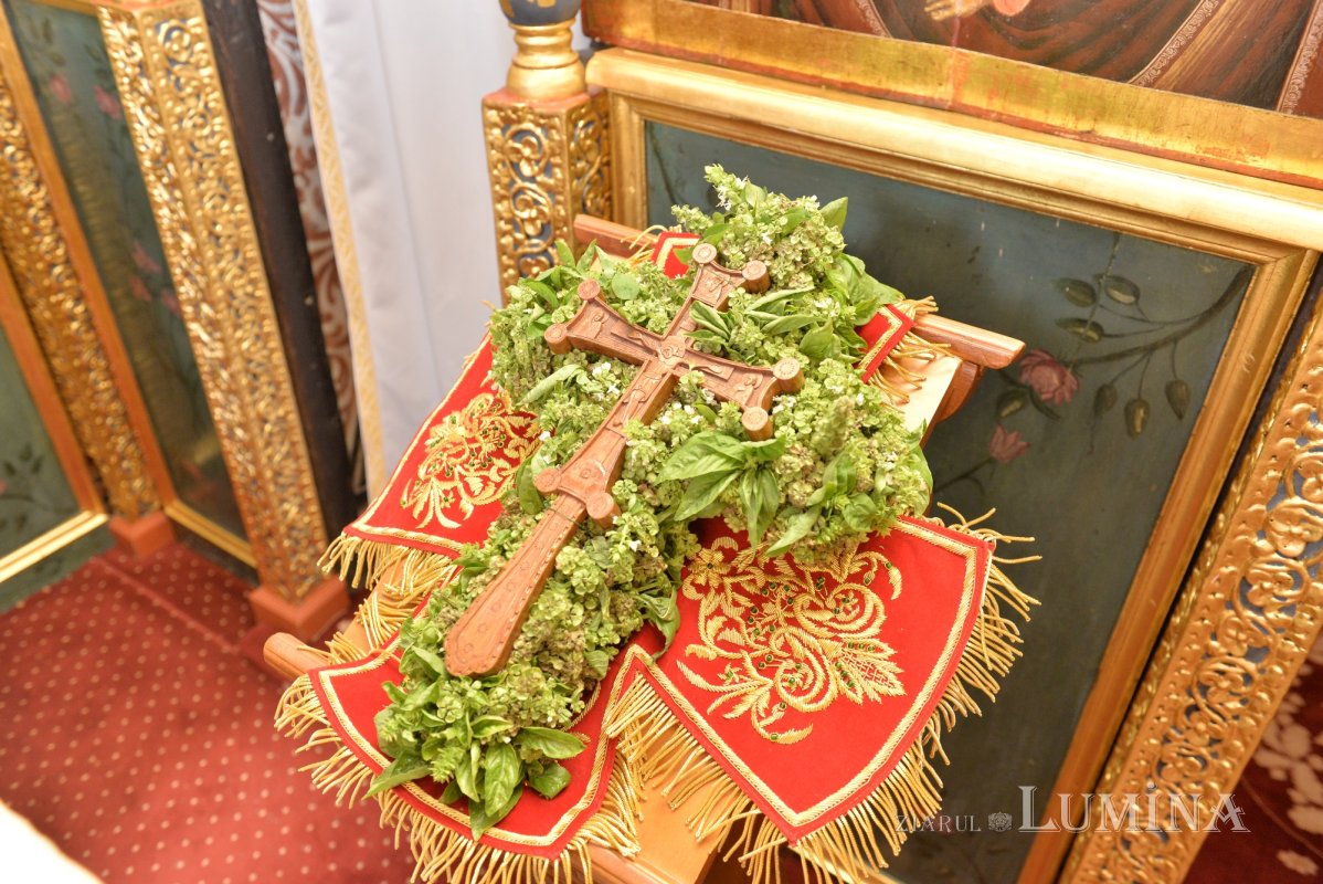 „Crucea este semnul iubirii milostive și smerite a lui Hristos” 373950