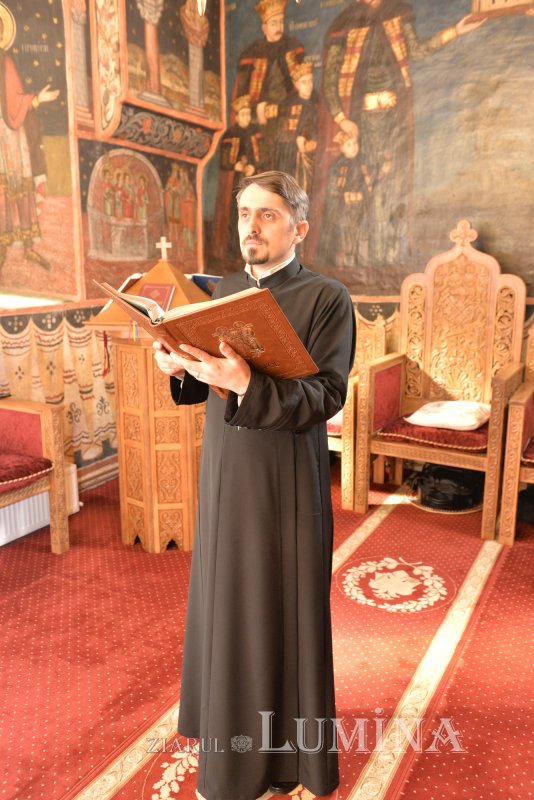 „Crucea este semnul iubirii milostive și smerite a lui Hristos” 373952