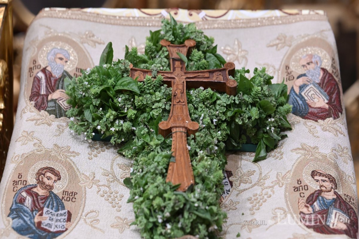Înălțarea Sfintei Cruci sărbătorită la Catedrala Patriarhală 373922