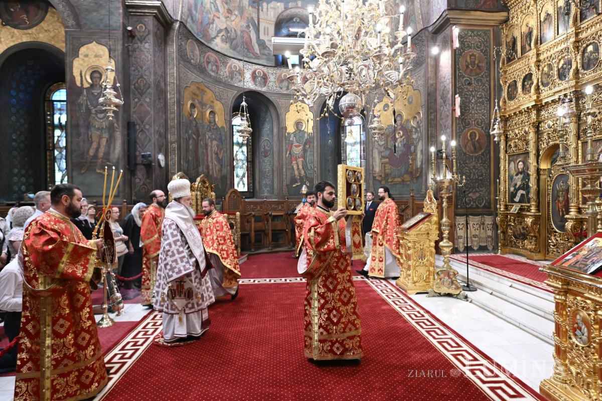 Înălțarea Sfintei Cruci sărbătorită la Catedrala Patriarhală 373929