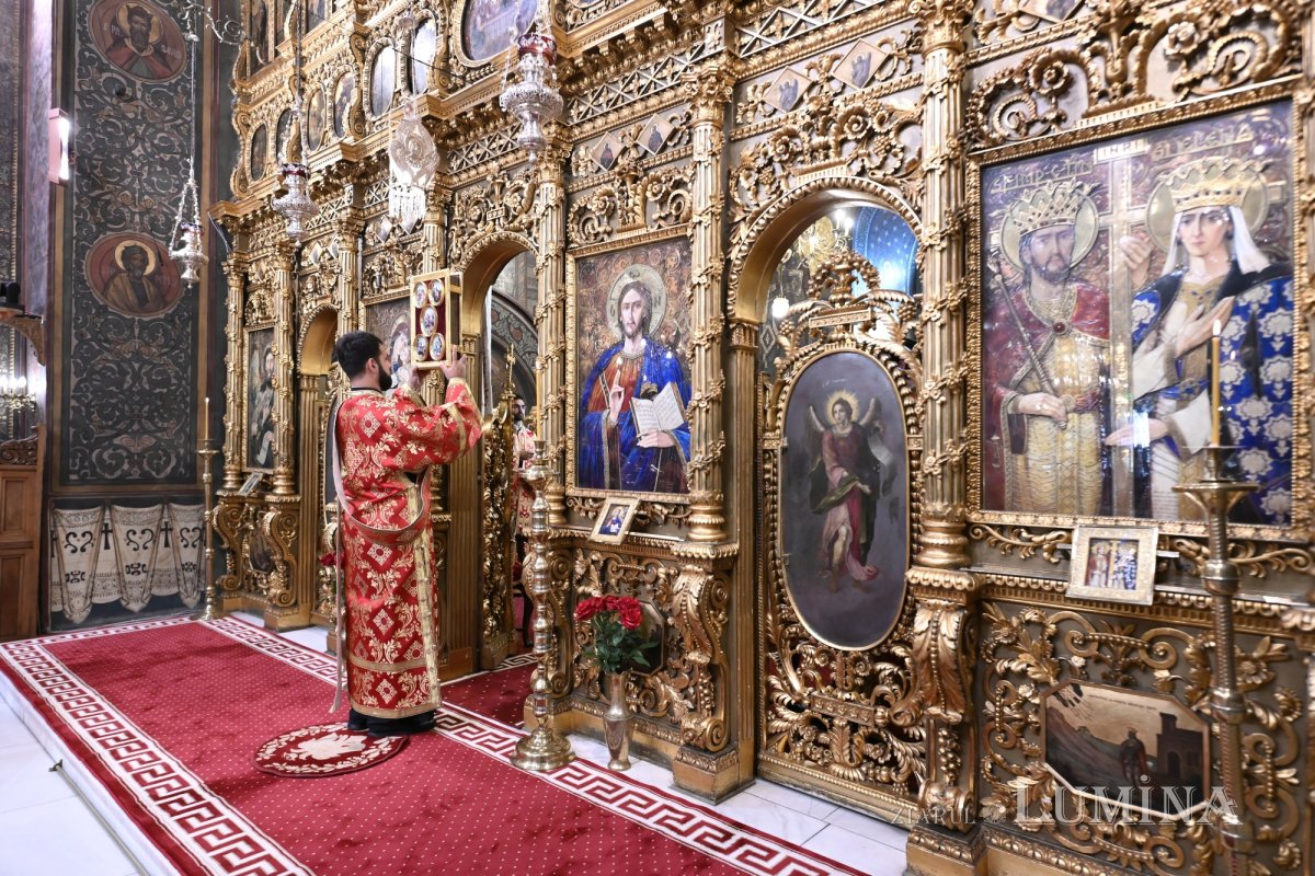Înălțarea Sfintei Cruci sărbătorită la Catedrala Patriarhală 373930