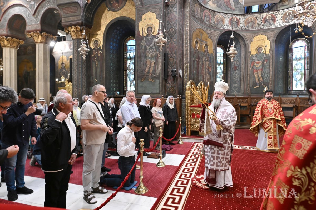 Înălțarea Sfintei Cruci sărbătorită la Catedrala Patriarhală 373931