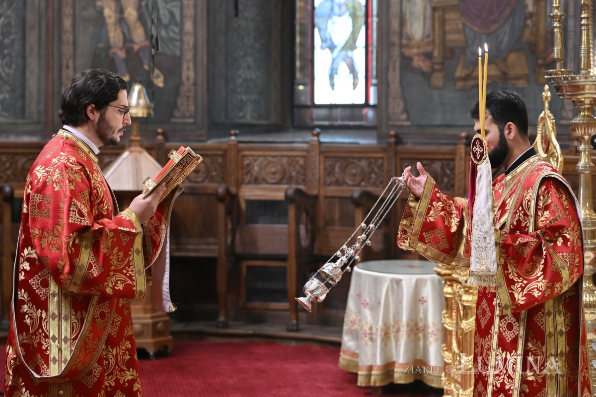 Înălțarea Sfintei Cruci sărbătorită la Catedrala Patriarhală 373933