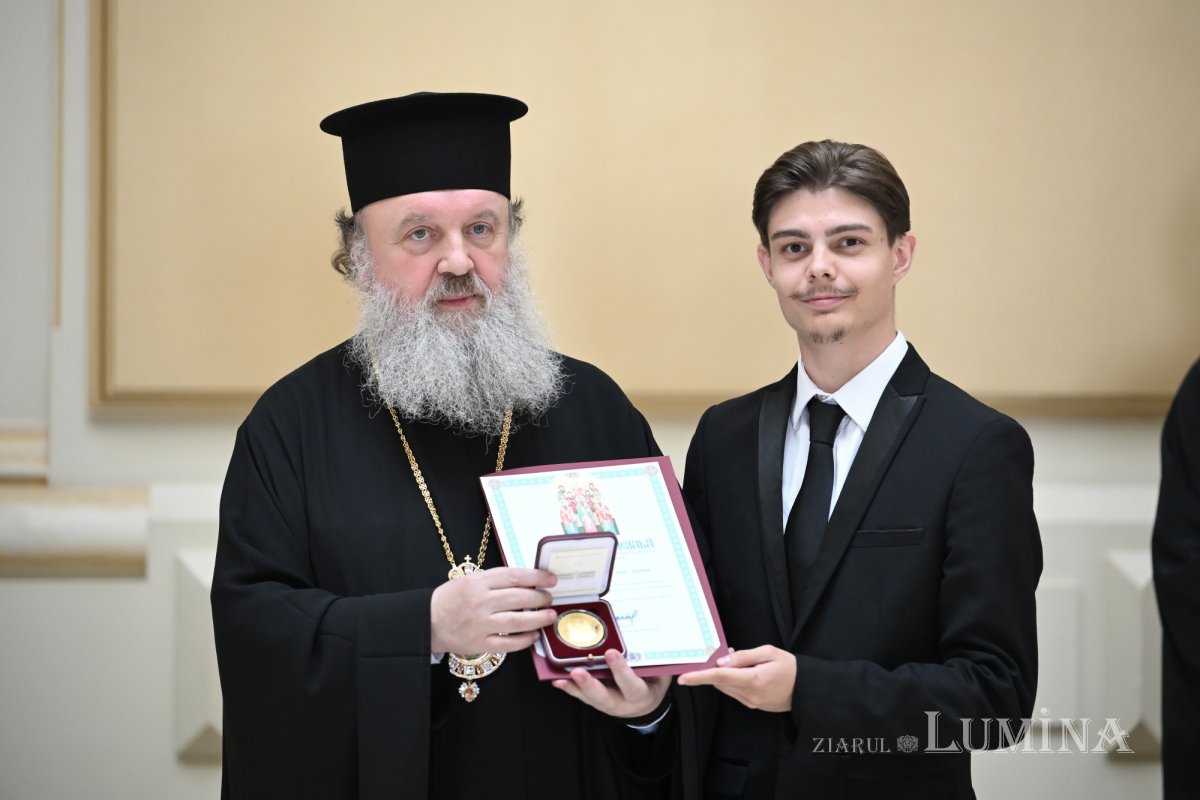 Voluntari ITO distinși la Palatul Patriarhiei 374129