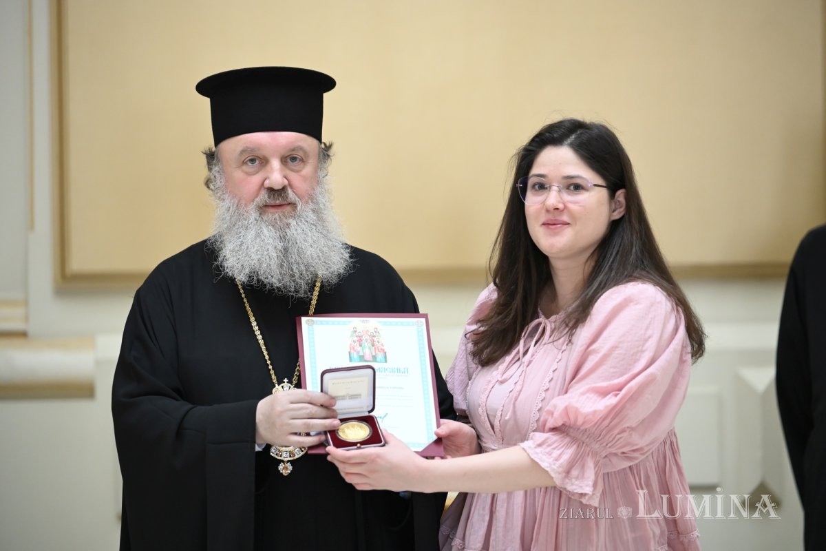 Voluntari ITO distinși la Palatul Patriarhiei 374131
