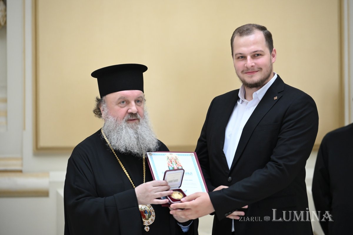 Voluntari ITO distinși la Palatul Patriarhiei 374133