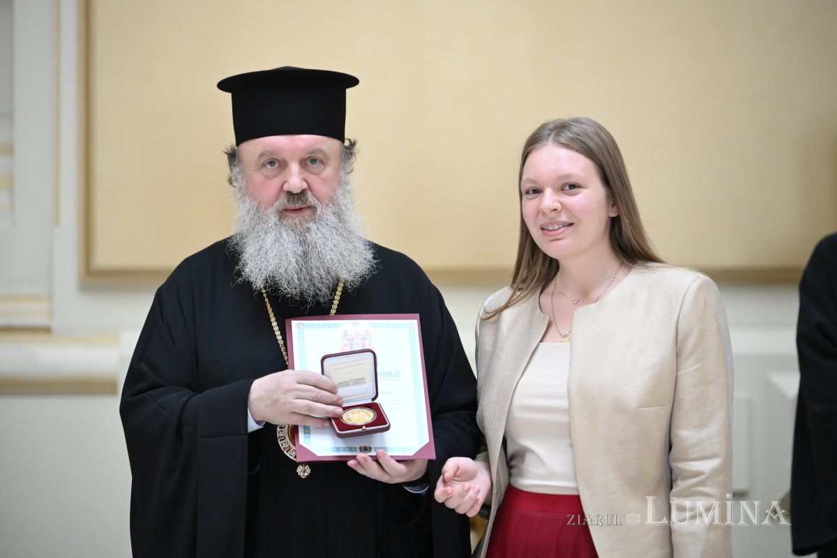 Voluntari ITO distinși la Palatul Patriarhiei 374135
