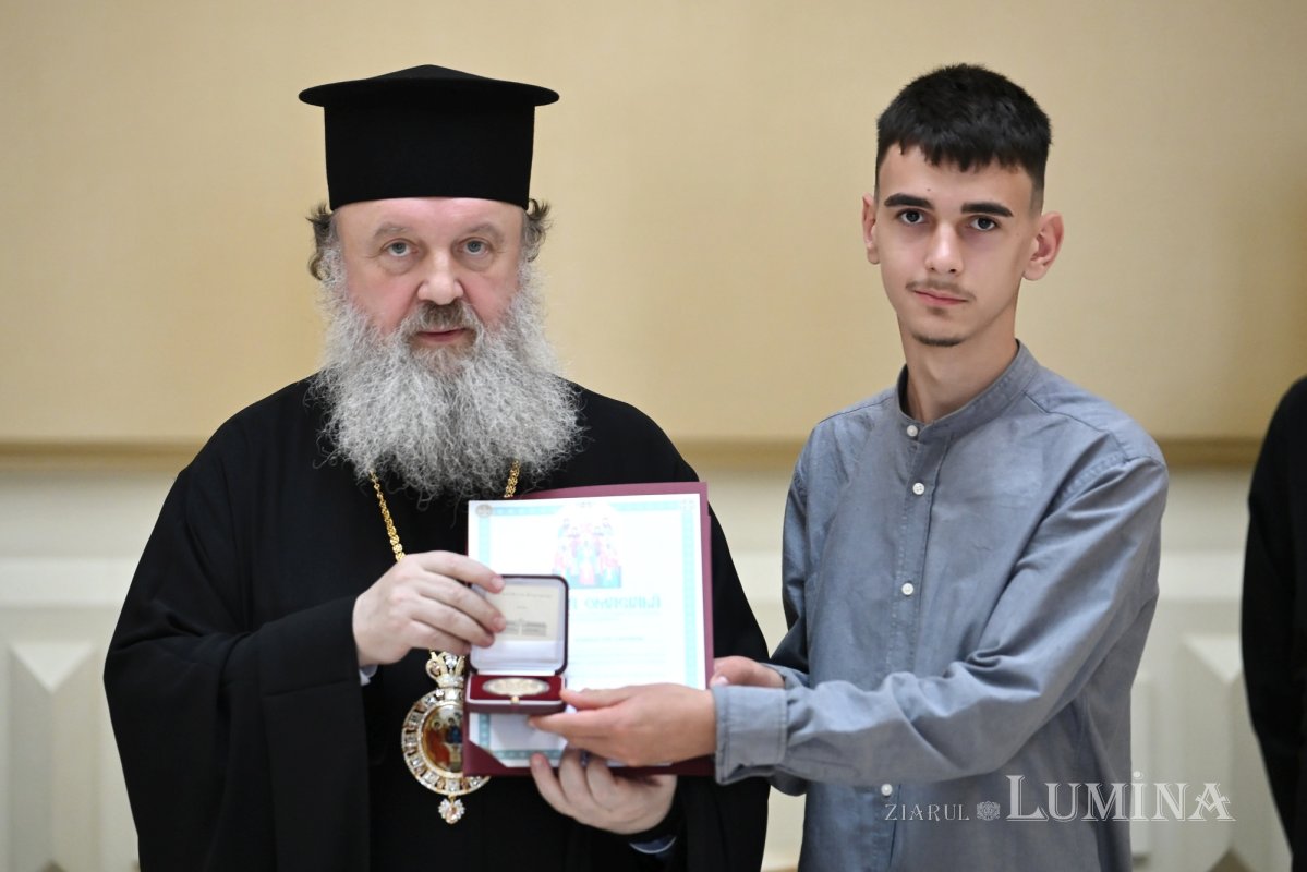 Voluntari ITO distinși la Palatul Patriarhiei 374136