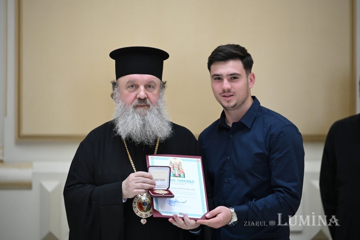 Voluntari ITO distinși la Palatul Patriarhiei 374137