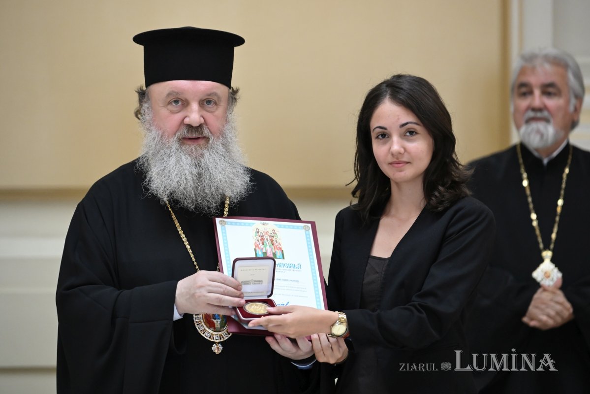 Voluntari ITO distinși la Palatul Patriarhiei 374139