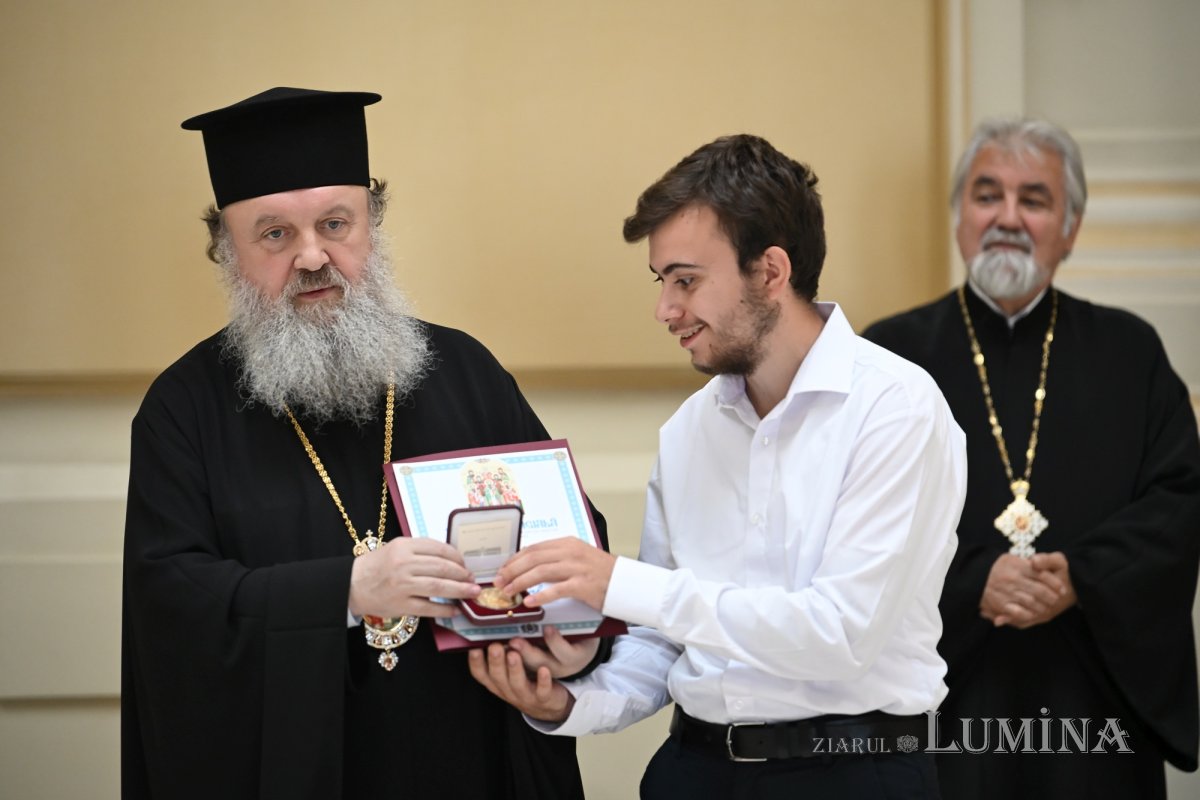 Voluntari ITO distinși la Palatul Patriarhiei 374141