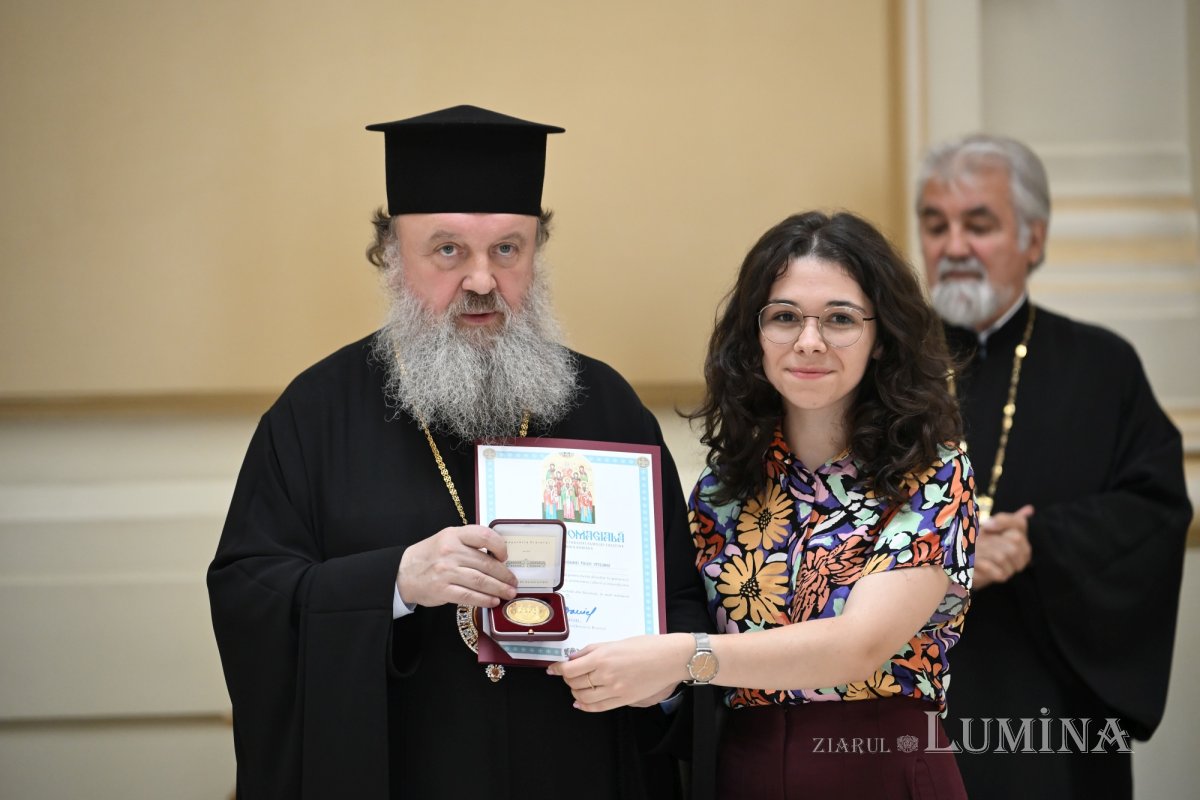 Voluntari ITO distinși la Palatul Patriarhiei 374146