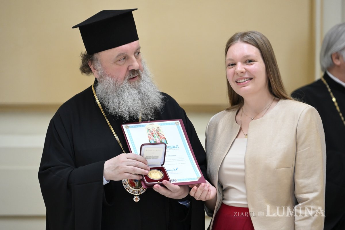 Voluntari ITO distinși la Palatul Patriarhiei 374147