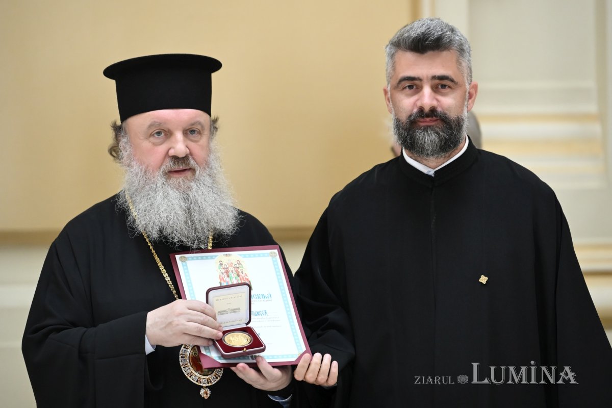 Voluntari ITO distinși la Palatul Patriarhiei 374150