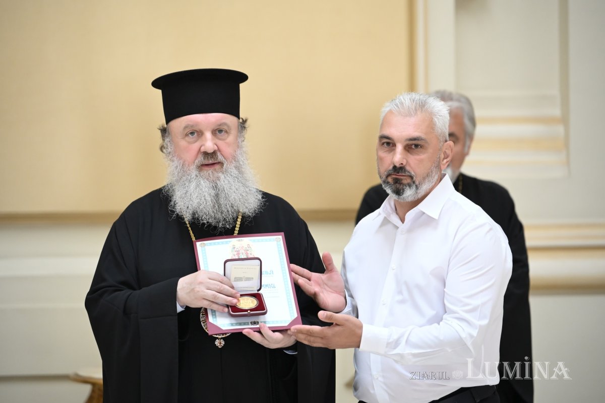 Voluntari ITO distinși la Palatul Patriarhiei 374152