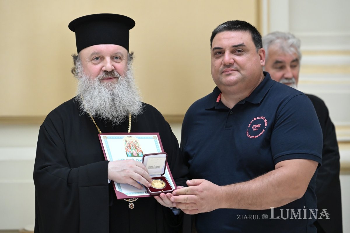 Voluntari ITO distinși la Palatul Patriarhiei 374153