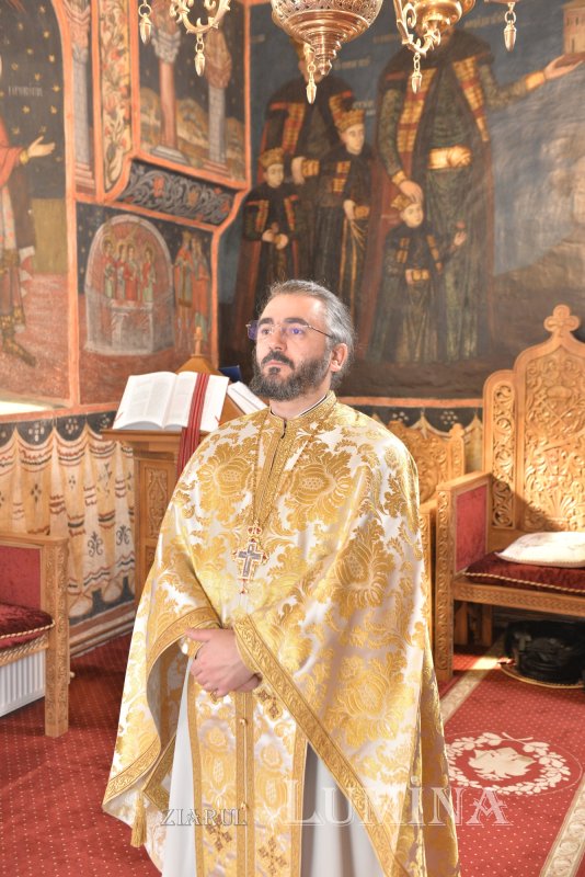 Lepădarea de sine - o înviere spirituală din mormântul narcisismului 374581