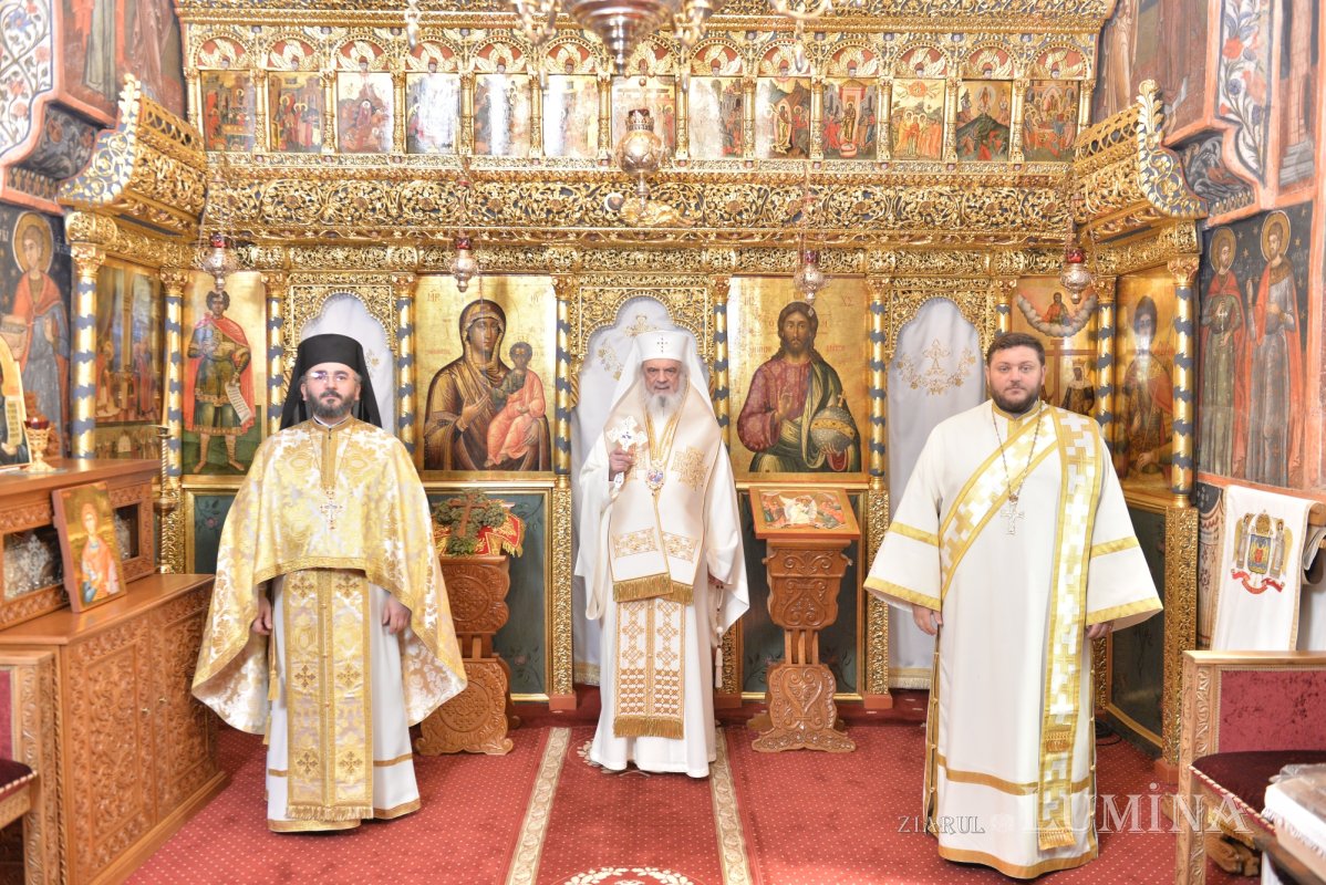 Lepădarea de sine - o înviere spirituală din mormântul narcisismului 374587