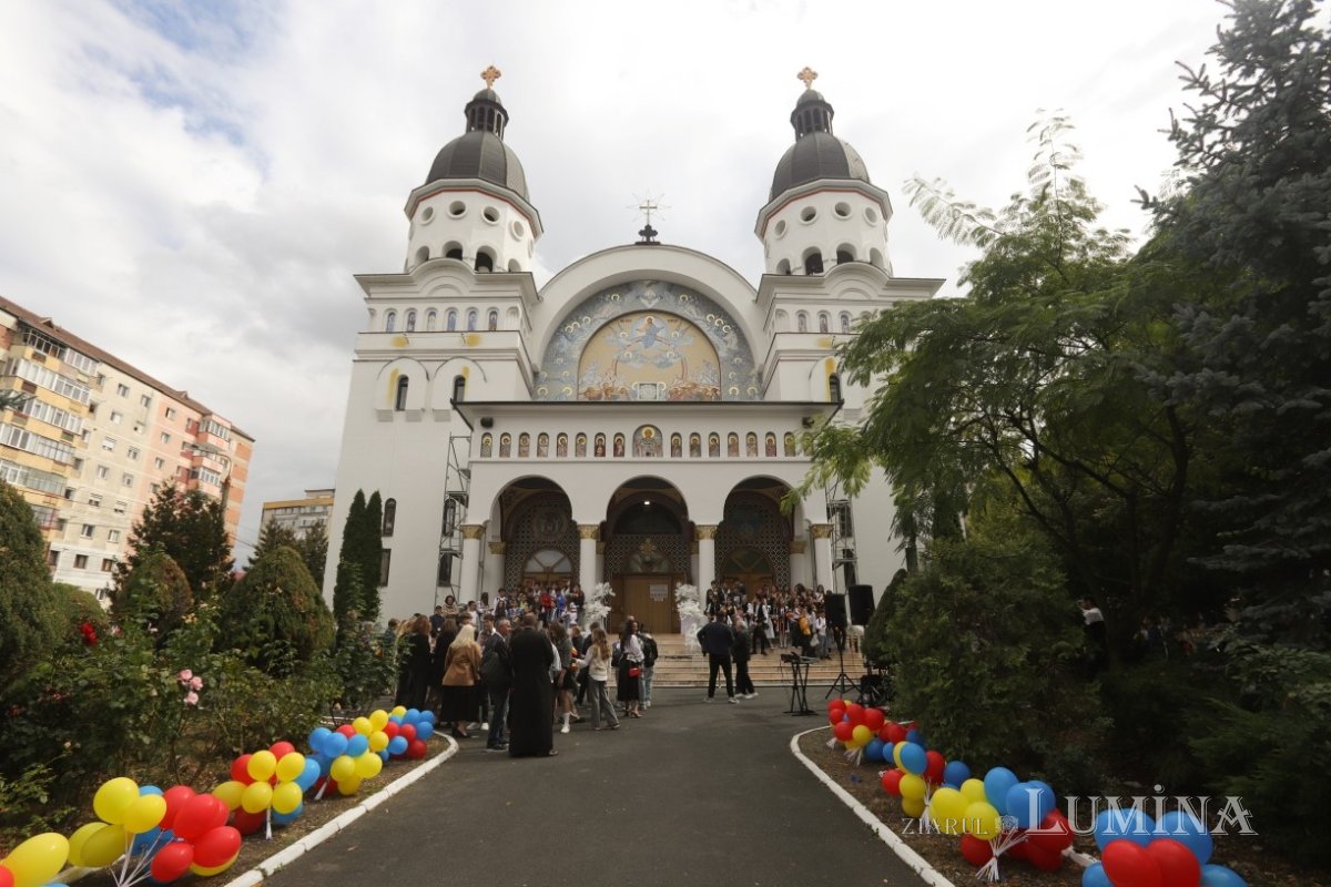 Conferinţa „Şcoala şi Biserica, piloni ai identităţii naţionale” la Sibiu 374765