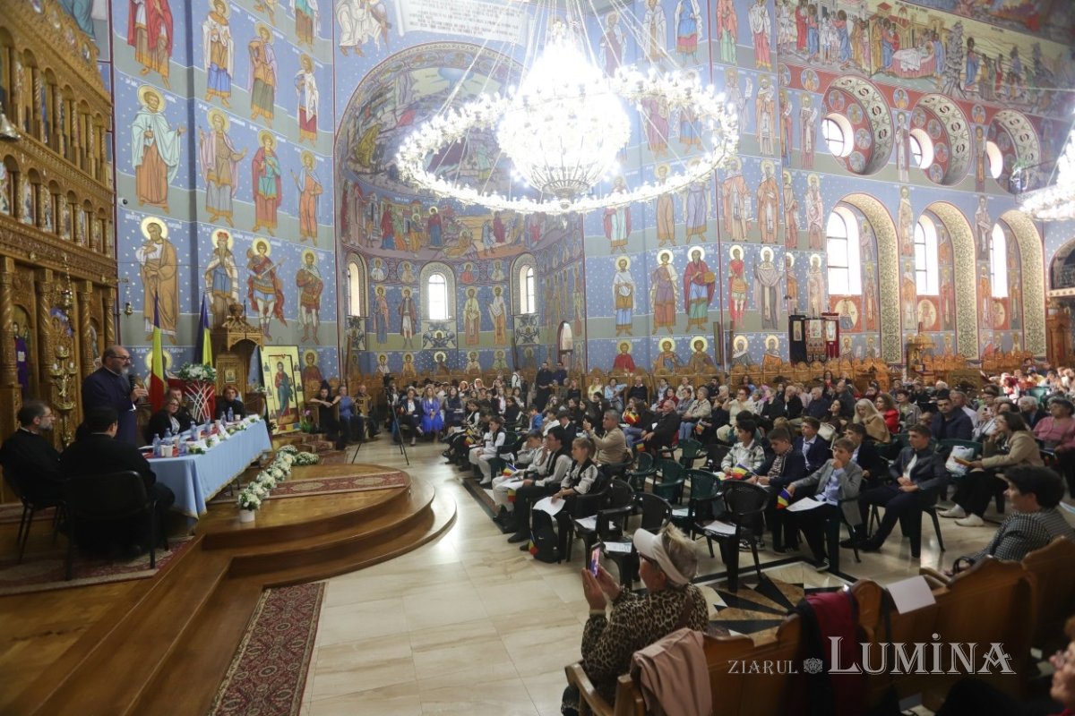 Conferinţa „Şcoala şi Biserica, piloni ai identităţii naţionale” la Sibiu 374766