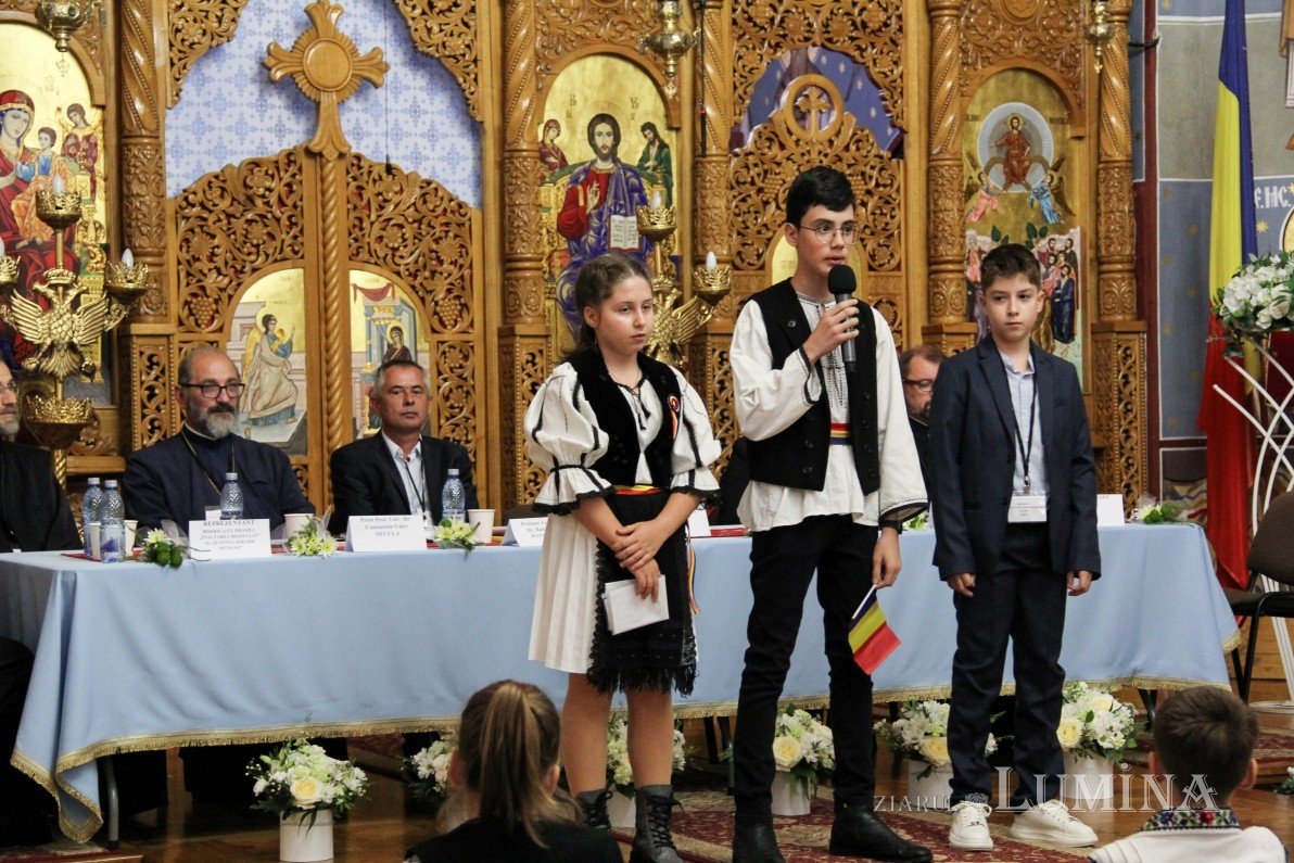 Conferinţa „Şcoala şi Biserica, piloni ai identităţii naţionale” la Sibiu 374771
