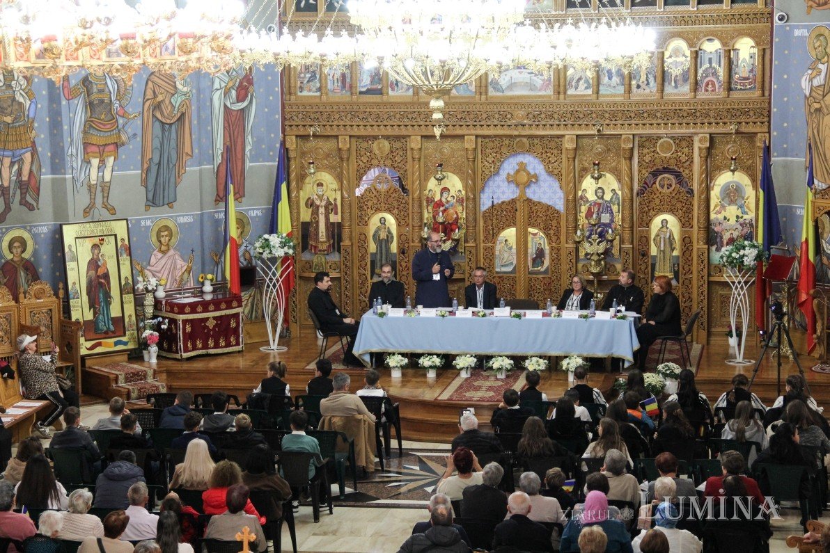 Conferinţa „Şcoala şi Biserica, piloni ai identităţii naţionale” la Sibiu 374772