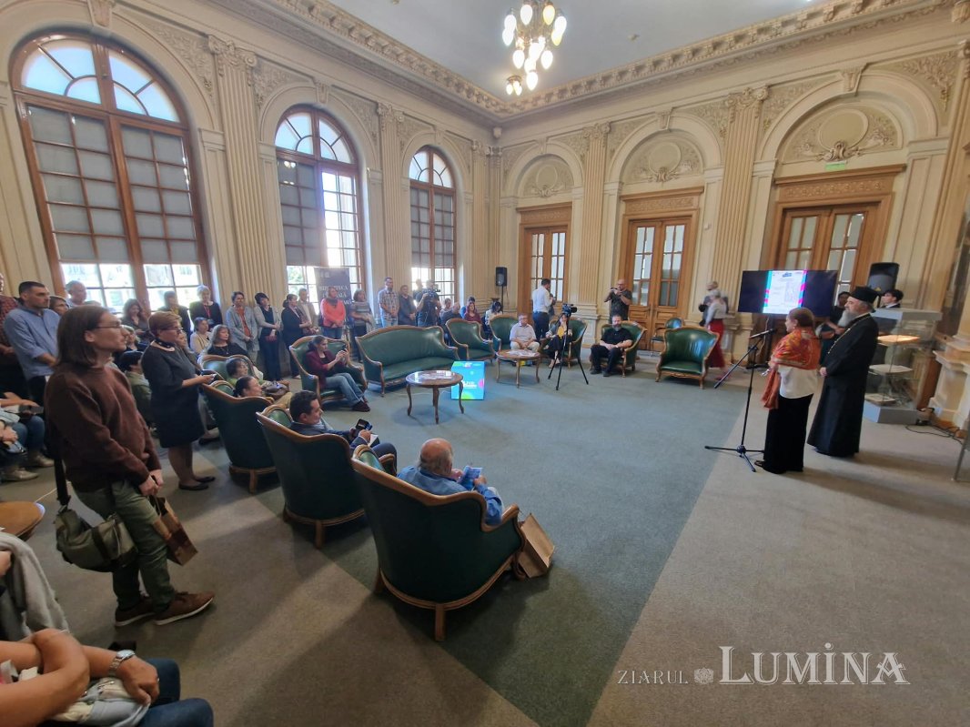 Imnul Acatist al Maicii Domnului celebrat la Biblioteca Centrală Universitară „Carol I” 374881