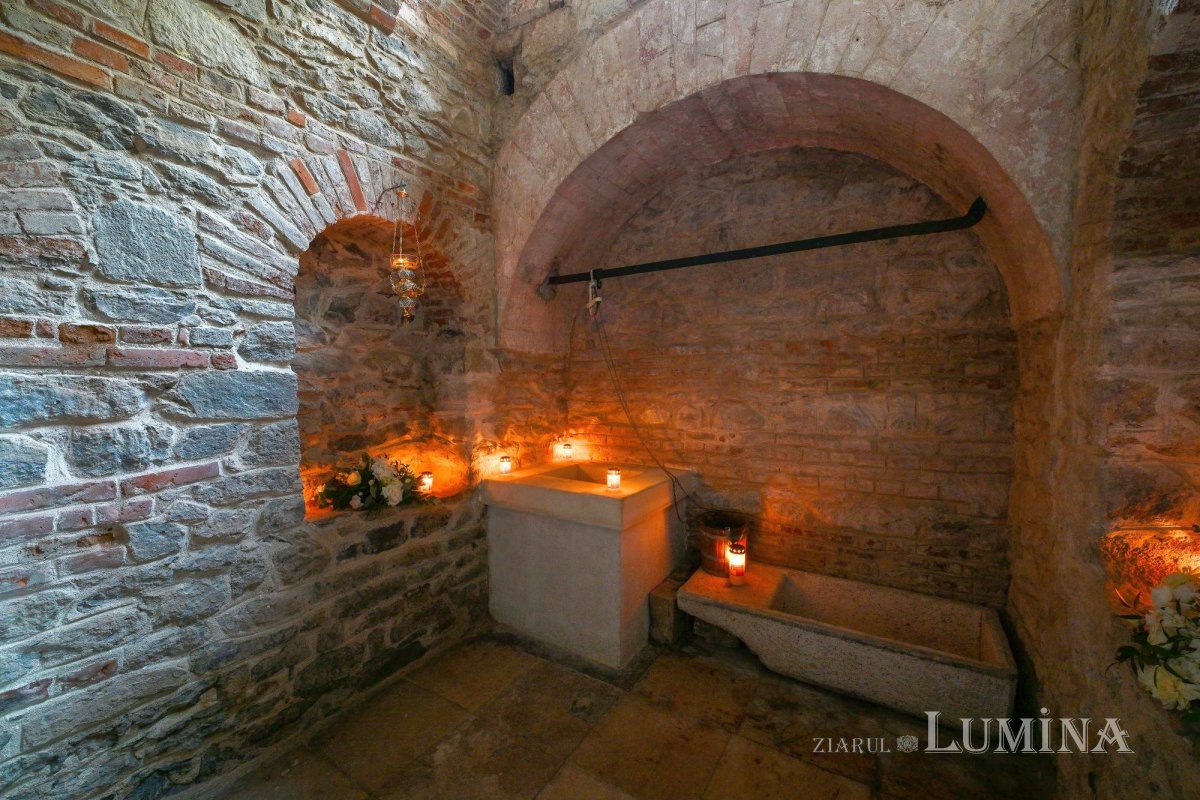 Sclipirile Luminii: Biserica „Buna Vestire” din Brăila 374930