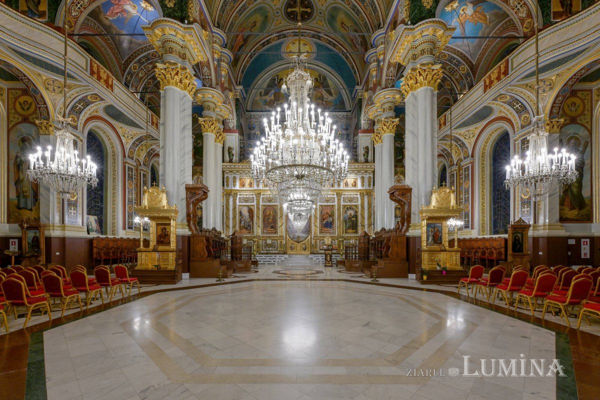 Sclipirile Luminii: Biserica „Buna Vestire” din Brăila 374931