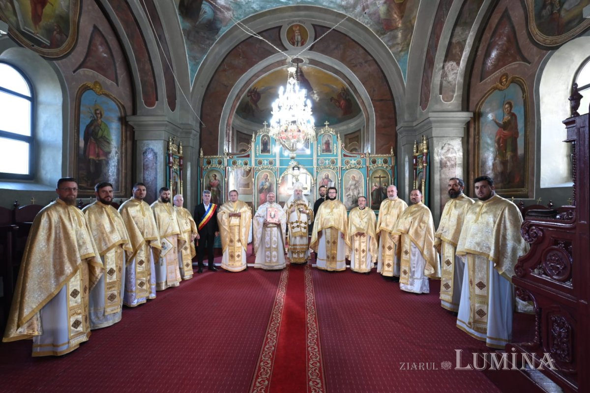Bucurie duhovnicească într-o comunitate prahoveană 375071