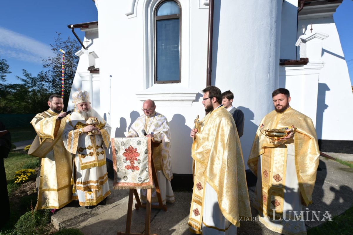 Bucurie duhovnicească într-o comunitate prahoveană 375072