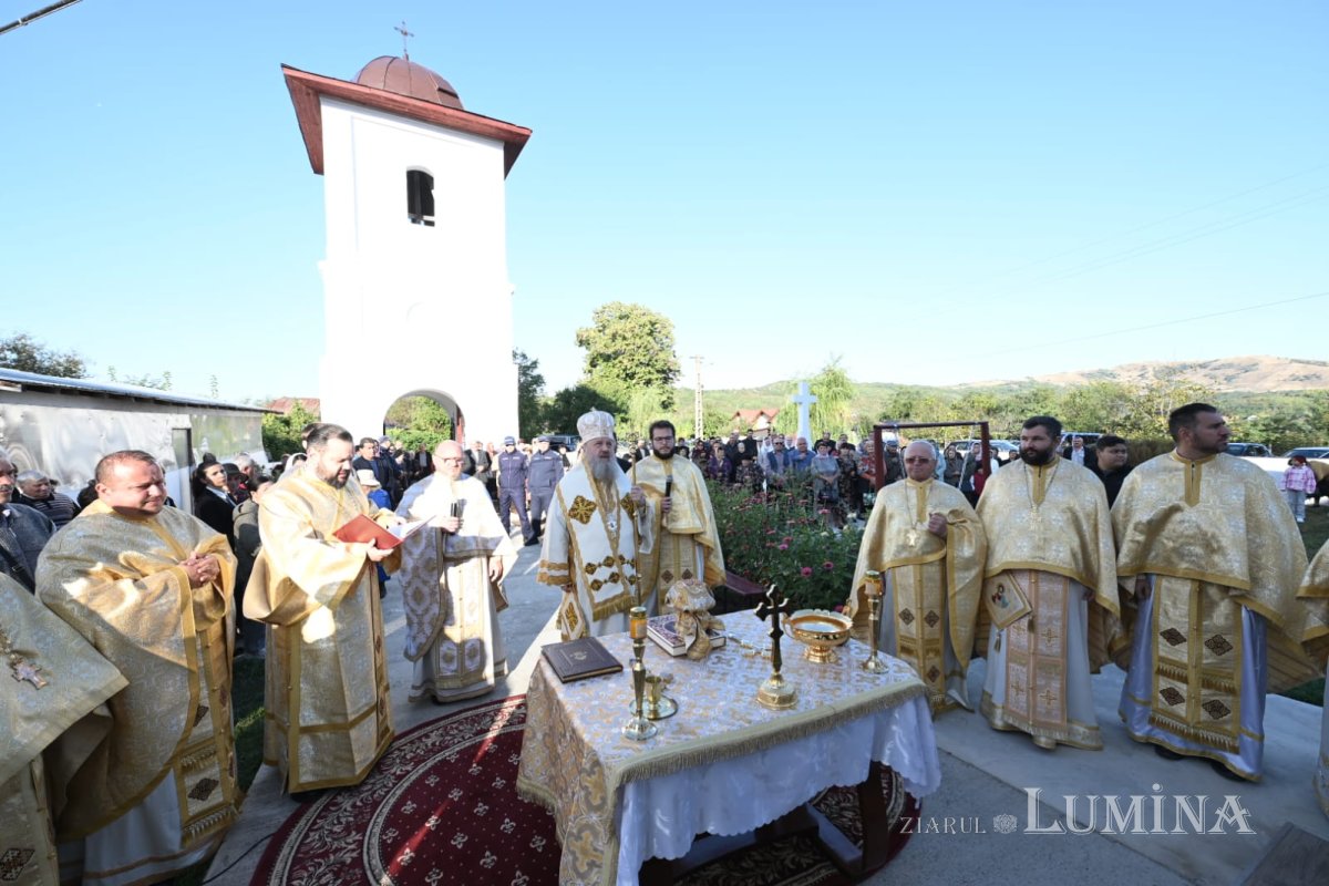 Bucurie duhovnicească într-o comunitate prahoveană 375073