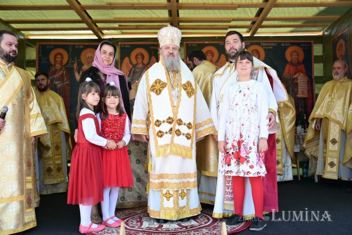 Bucurie duhovnicească într-o comunitate prahoveană 375078